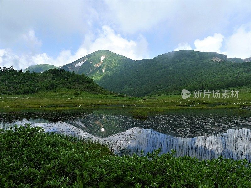 Mount Hiuchi in Niigata, Japan (百名山)